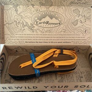 NIB EARTH RUNNERS EARTHING ADVENTURE SHOE SANDAL